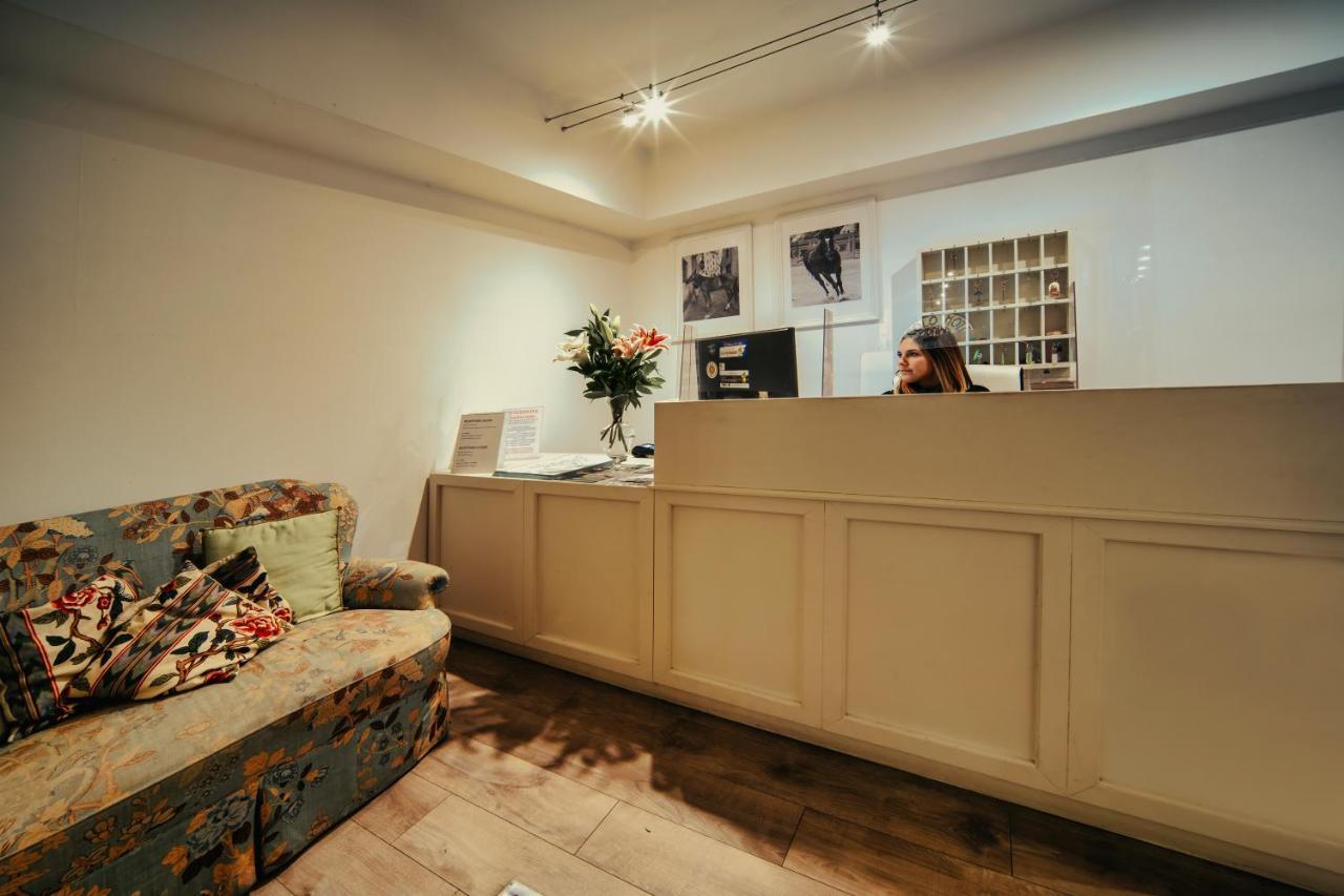 Tre Donzelle Hotel *