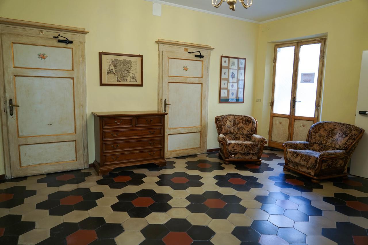Tre Donzelle Hotel *